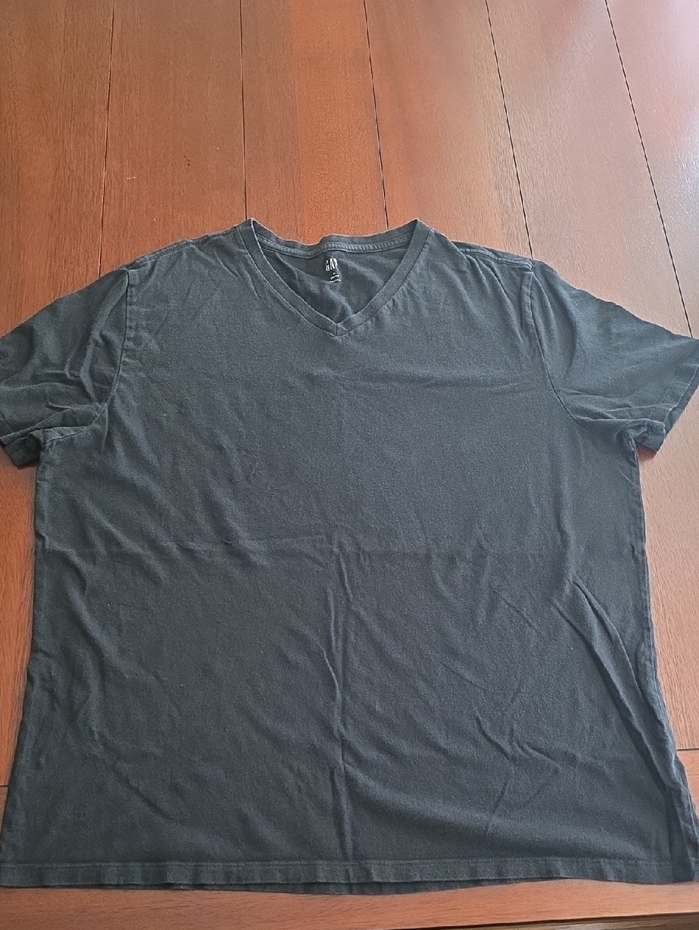 GAP Men's Classic V-Neck T-Shirt - Black Size XL